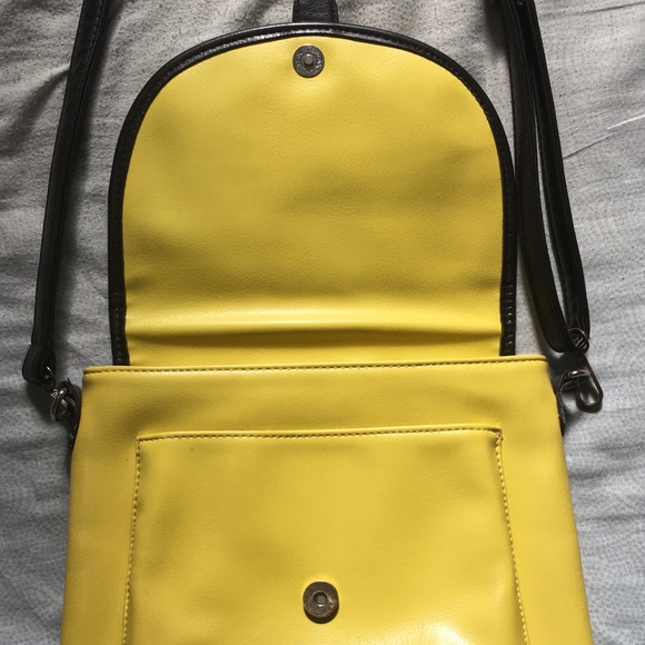 Bright yellow purse - Picture 3 of 3